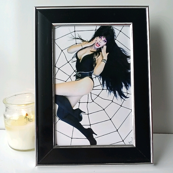 ELVRIA Horror Queen Retro Vintage Gothic Goth Art - Picture 3 of 11